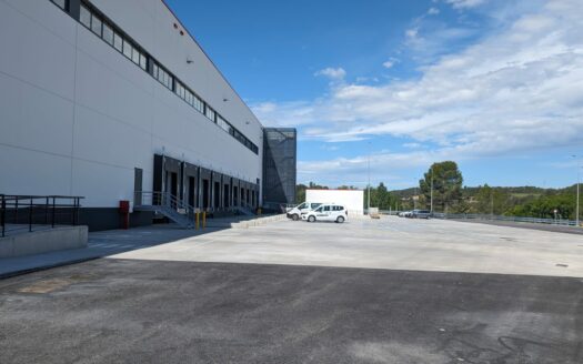 Nave logística en alquiler en Gelida de 19.601 m²