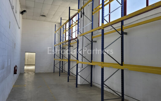 Nave Industrial en Alquiler en San Sebastián de los Reyes de 732 m²