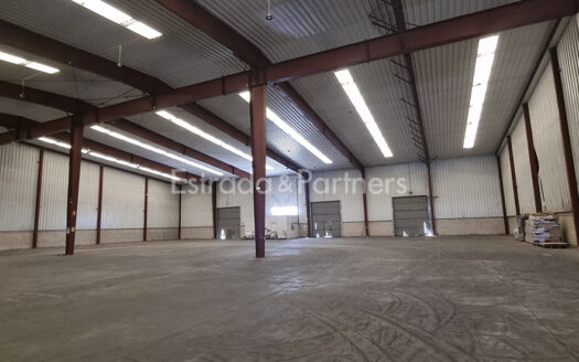Nave Industrial en Alquiler en Cabanillas del Campo de 2.500 m²