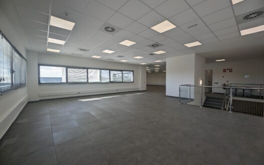 Nave de alquiler en Sils de 57.111 m²