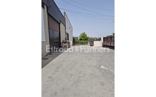 Nave Industrial en Alquiler y Venta en Paracuellos del Jarama de 2.200 m²