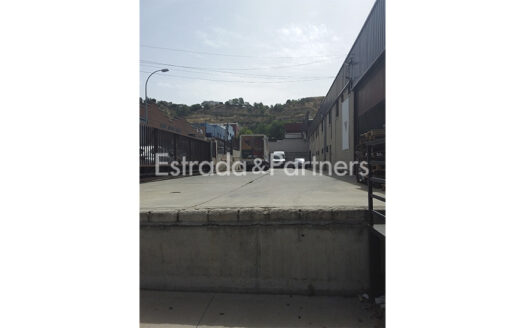 Nave Industrial en Alquiler y Venta en Paracuellos del Jarama de 2.200 m²