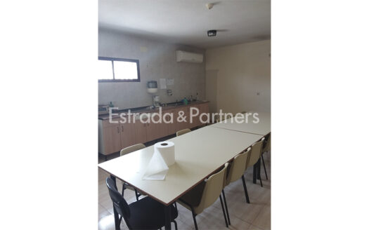 Nave Industrial en Alquiler y Venta en Paracuellos del Jarama de 2.200 m²