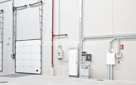 Nave Logística en alquiler en Vallecas de 1.916 m²