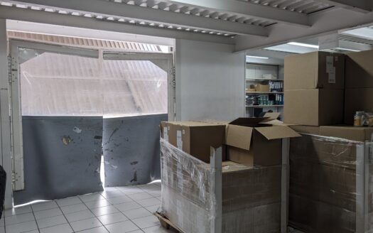 Nave industrial en venta en Sabadell de 656 m²