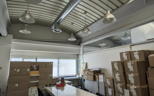 Nave industrial en venta en Sabadell de 656 m²