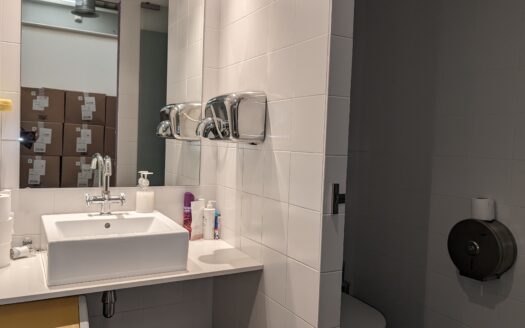 Nave industrial en venta en Sabadell de 656 m²