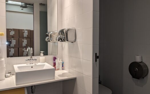 Nave industrial en venta en Sabadell de 656 m²