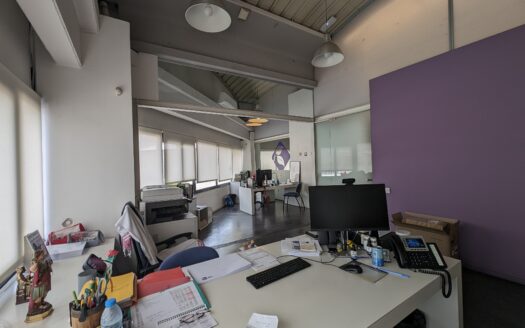 Nave industrial en venta en Sabadell de 656 m²