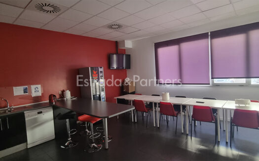 Nave Logística en Alquiler en Cabanillas del Campo de 5.406 m²