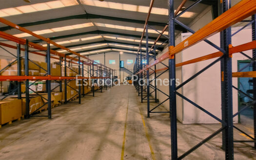 Nave Industrial en alquiler en Casarrubios del Monte de 1.974 m²