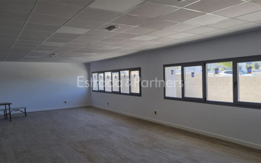Nave Logística en alquiler y venta en Madrid de 1.913 m²