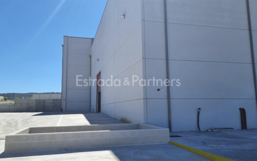 Nave Logística en alquiler y venta en Madrid de 1.913 m²