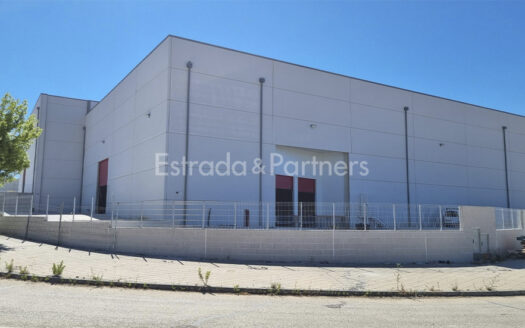 Nave Logística en alquiler y venta en Madrid de 1.913 m²