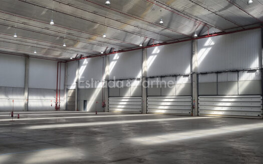 Nave Logística en alquiler en Alovera de 3.279m²