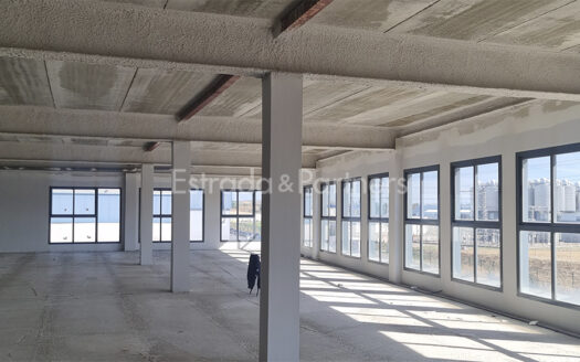 Nave Logística en alquiler en Alovera de 3.279m²