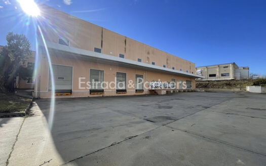 Nave Logística en venta en Tres Cantos de 6.893 m²