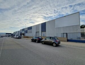Nave logística de alquiler en Sant Esteve de Sesrovires de 7.900 m²
