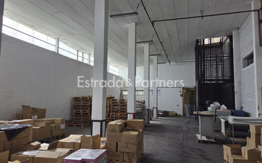 Nave Industrial en Venta en Madrid 4.696m²