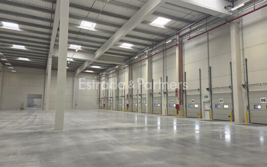 Plataforma logística alquiler en Alcalá de Henares 6.914m²