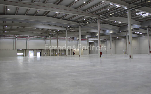 Plataforma Logística en Alquiler en Pinto de 6.857m²