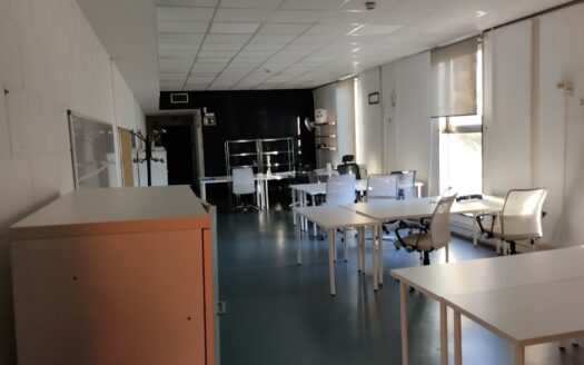 Nave industrial en venta en Sant Just desvern de 1.416 m²