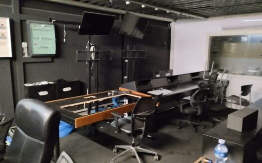 Nave industrial en venta en Sant Just desvern de 1.416 m²