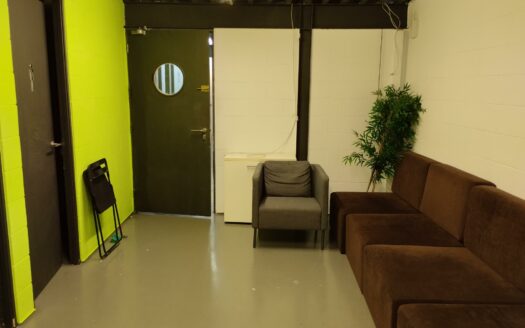 Nave industrial en venta en Sant Just desvern de 1.416 m²