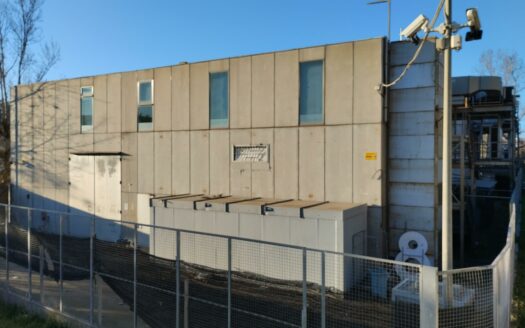 Nave industrial en venta en Sant Just desvern de 1.416 m²