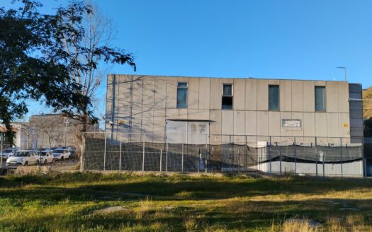 Nave industrial de venta y alquiler en Cornella de Llobregat de 2.617 m²