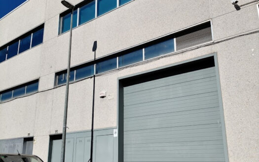 Nave industrial de Venta/Alquiler de 694 m² en Cornellá de Llobregat