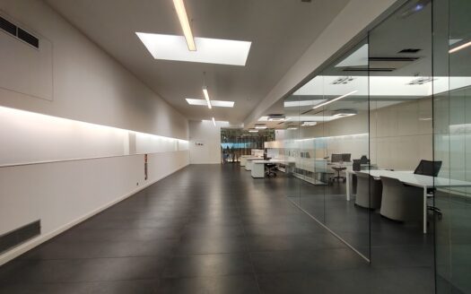 Nave industrial de Venta/Alquiler de 694 m² en Cornellá de Llobregat