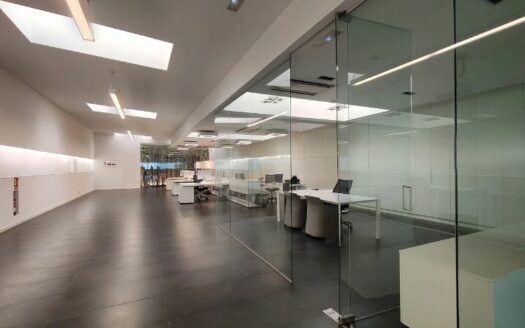 Nave industrial de Venta/Alquiler de 694 m² en Cornellá de Llobregat