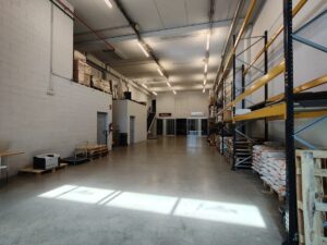 Nave industrial de Venta/Alquiler de 694 m² en Cornellá de Llobregat