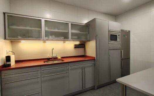 Nave industrial de Venta/Alquiler de 694 m² en Cornellá de Llobregat