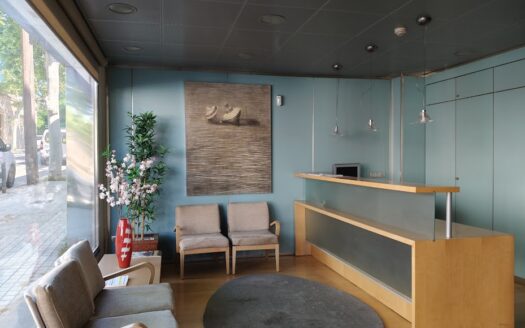 Nave industrial de venta y alquiler en Cornella de Llobregat de 2.617 m²