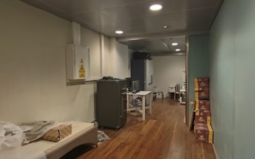 Nave industrial de venta y alquiler en Cornella de Llobregat de 2.617 m²