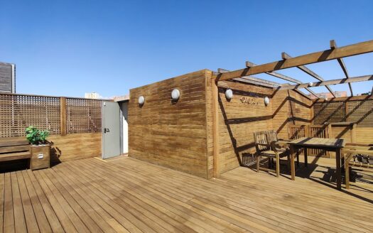 Nave industrial de venta y alquiler en Cornella de Llobregat de 2.617 m²