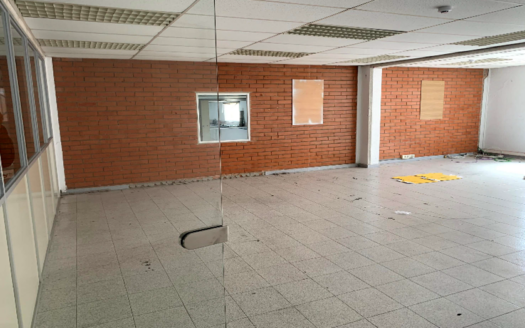 Nave industrial de alquiler en Lliçà de Vall de 1.390 m²