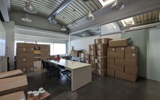 Nave industrial de venta en Sabadell de 656 m²