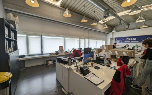 Nave industrial de venta en Sabadell de 656 m²