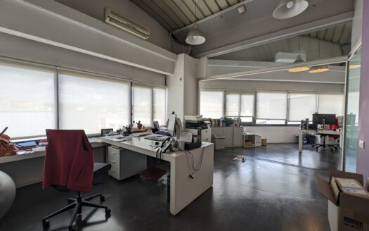 Nave industrial de venta en Sabadell de 656 m²
