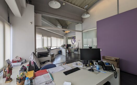 Nave industrial de venta en Sabadell de 656 m²