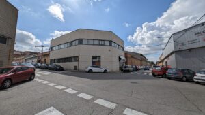 Nave industrial de venta en Sabadell de 656 m²