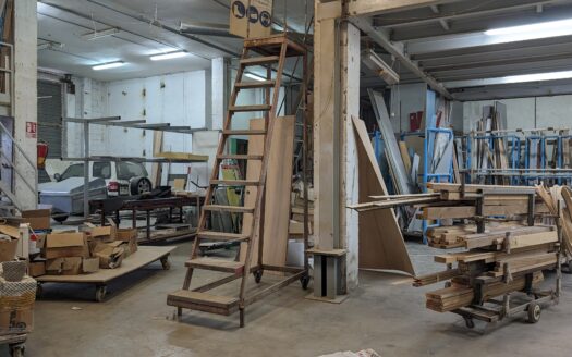 Nave industrial en venta en Sant Feliu de Llobregat de 2.028 m²