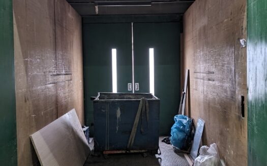 Nave industrial en venta en Sant Feliu de Llobregat de 2.028 m²