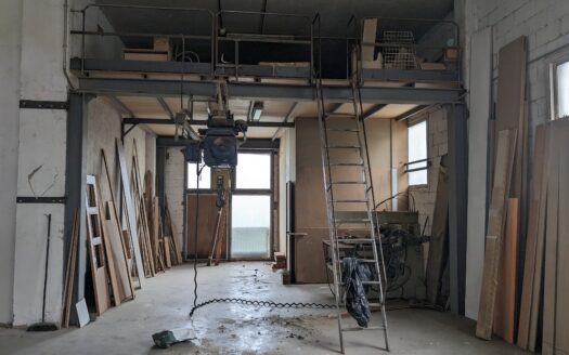 Nave industrial en venta en Sant Feliu de Llobregat de 2.028 m²