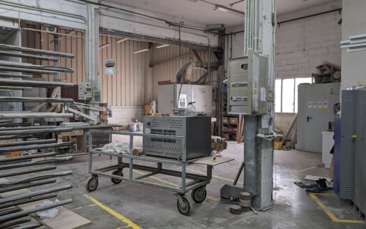 Nave industrial en venta en Sant Feliu de Llobregat de 2.028 m²