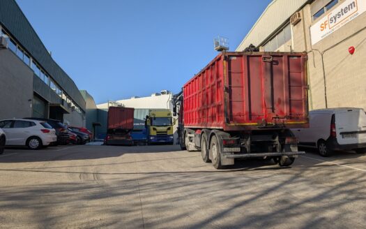 Nave industrial de alquiler en Abrera de 609 m²