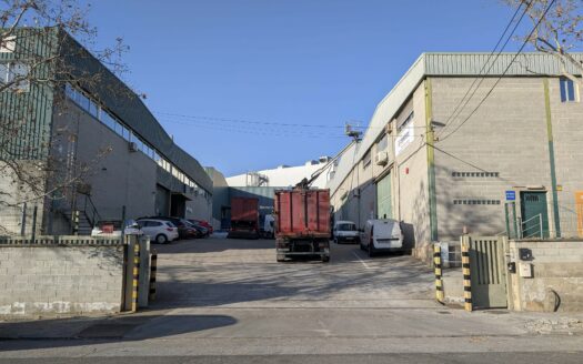 Nave industrial de alquiler en Abrera de 609 m²